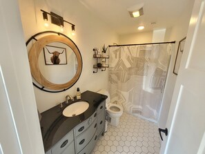 Bruser, hårtørrer, håndklæder, Sæbe