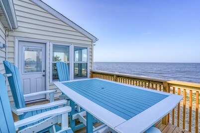 Secluded Beach home with amazing views. 