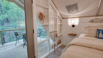 1 bedroom, travel crib, free WiFi, bed sheets
