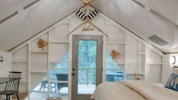 1 bedroom, travel crib, free WiFi, bed sheets