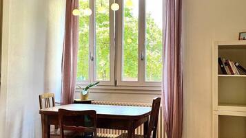 Studio | In-room dining