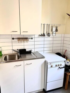Studio | Dapur pribadi | Lemari es, microwave, oven, dan mesin espresso