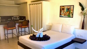 Unclassified image, 3 of 14, button - La Gloria  (Cancun)
