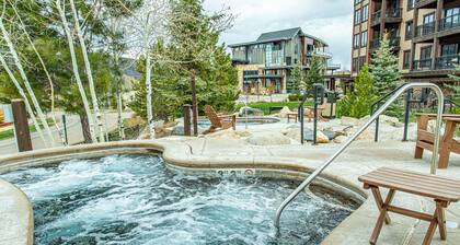 Cozy Mountain Condo with Hot Tub, Pool, and Gondola Access in Steamboat Springs!