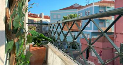Lisbon, renovated T2 apartment next to Portas de Benfica