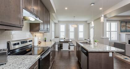 Hot Tub & Gym in Relaxing 10 Person 5 BR House