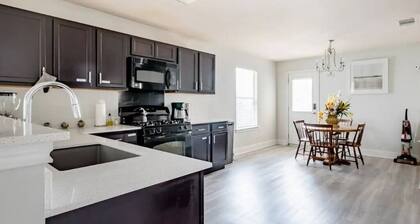 ENTIRE HOME | 3BR WFH Hub | 2 Baths | Near SoCo