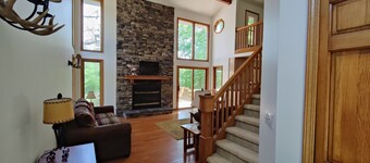 Riverside/Fishing/Arcade/Pool Table/Disk Golf/Fire Pit/Basketball/Pets/WiFi/UTV