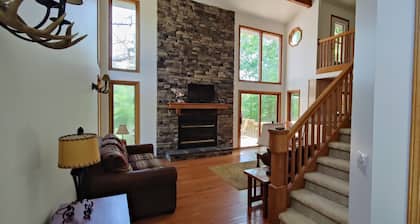 Riverside/Fishing/Arcade/Pool Table/Disk Golf/Fire Pit/Basketball/Pets/WiFi/UTV