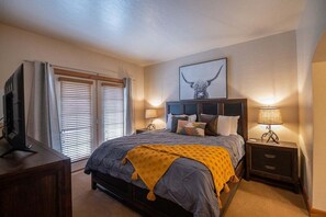 2 bedrooms, desk, free WiFi, bed sheets