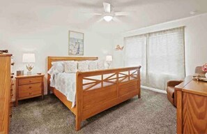 3 dormitoris, escriptori, planxa i posts de planxar i wifi gratuïta 