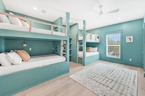 4 chambres, fer et planche à repasser, accès au Wi-Fi (inclus)
