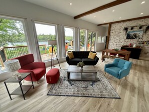 Smart TV, fireplace, books - Tranquil Lakeside Home w/hot tub & sauna - 20 mins from city of Halifax! (Brookside)