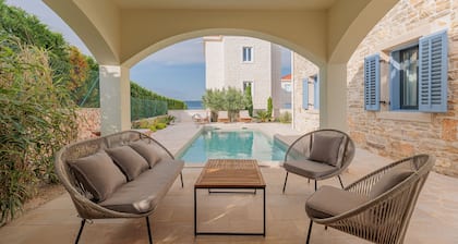 Seafront Villa Adraitica with pool