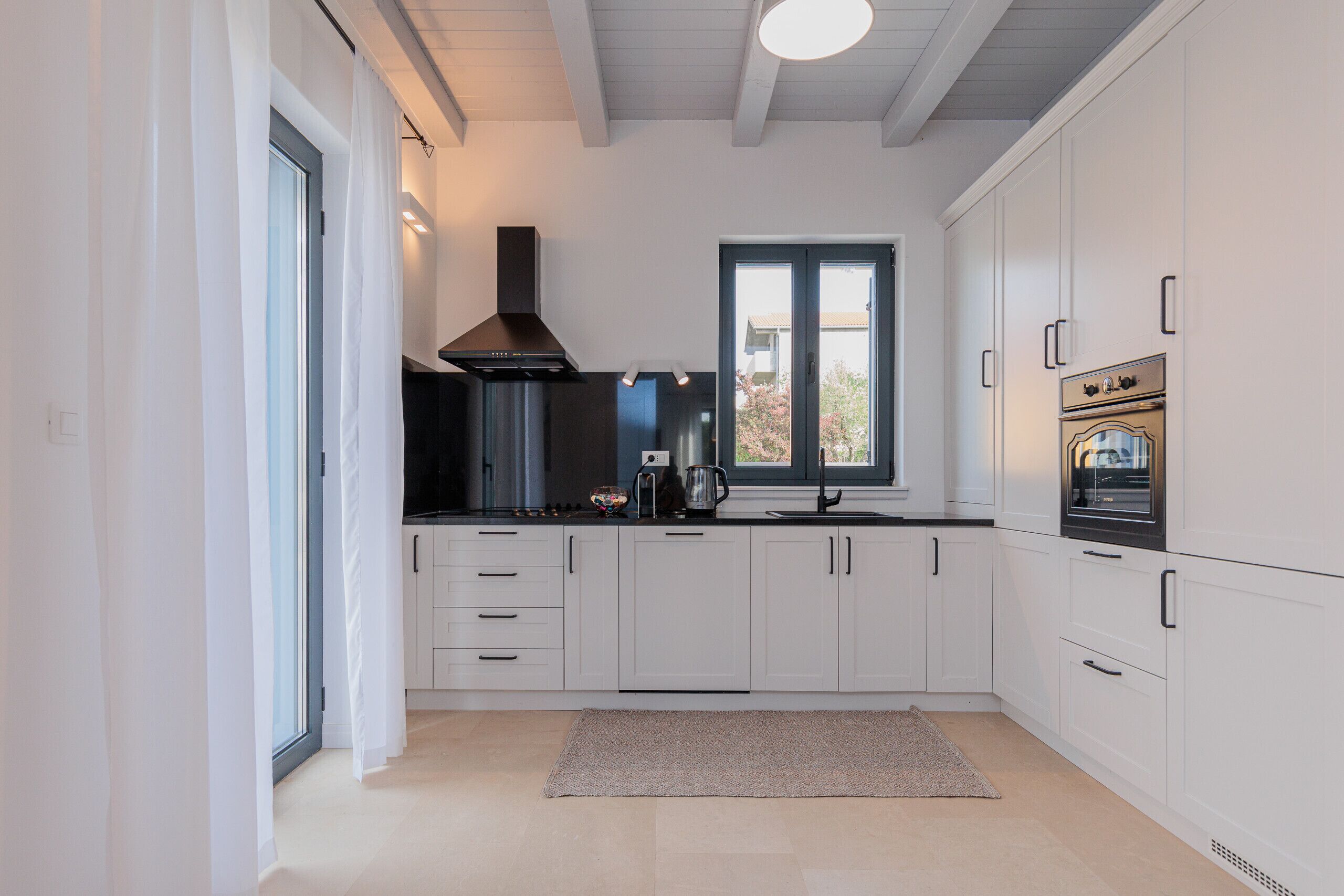 Réfrigérateur, micro-ondes, four, lave-vaisselle