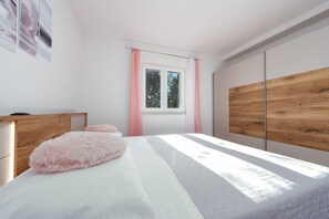 2 habitaciones, tabla de planchar con plancha y wifi gratis 