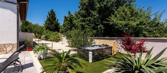 Holiday home Baroque Art with pool, sauna and jacuzzi