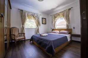 2 habitaciones, tabla de planchar con plancha y wifi gratis