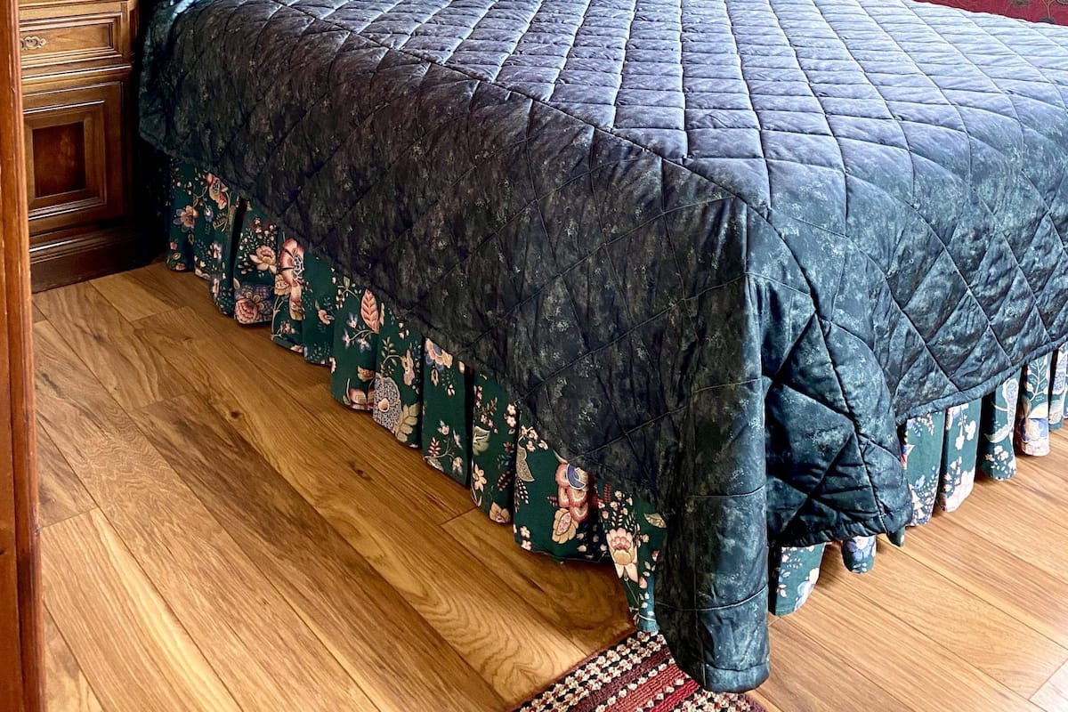 La Grande Rouge Suite #1 | 1 chambre, minibar, rideaux occultants, fer et planche Ă repasser