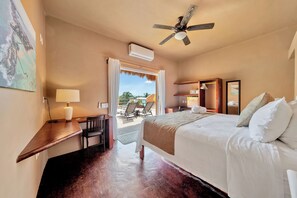 4 bedrooms, in-room safe, desk, free WiFi - Island HQ - Casa Bella Noche - 4 bedroom , 4 full bath and 2 1/2 bath Villa. (Isla Mujeres)