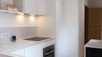 Réfrigérateur, micro-ondes, four, lave-vaisselle