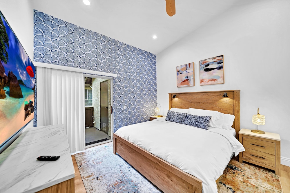 Walk to Beach! Pool & Patio! Fireplace! It’s ‘JUST BEACHY