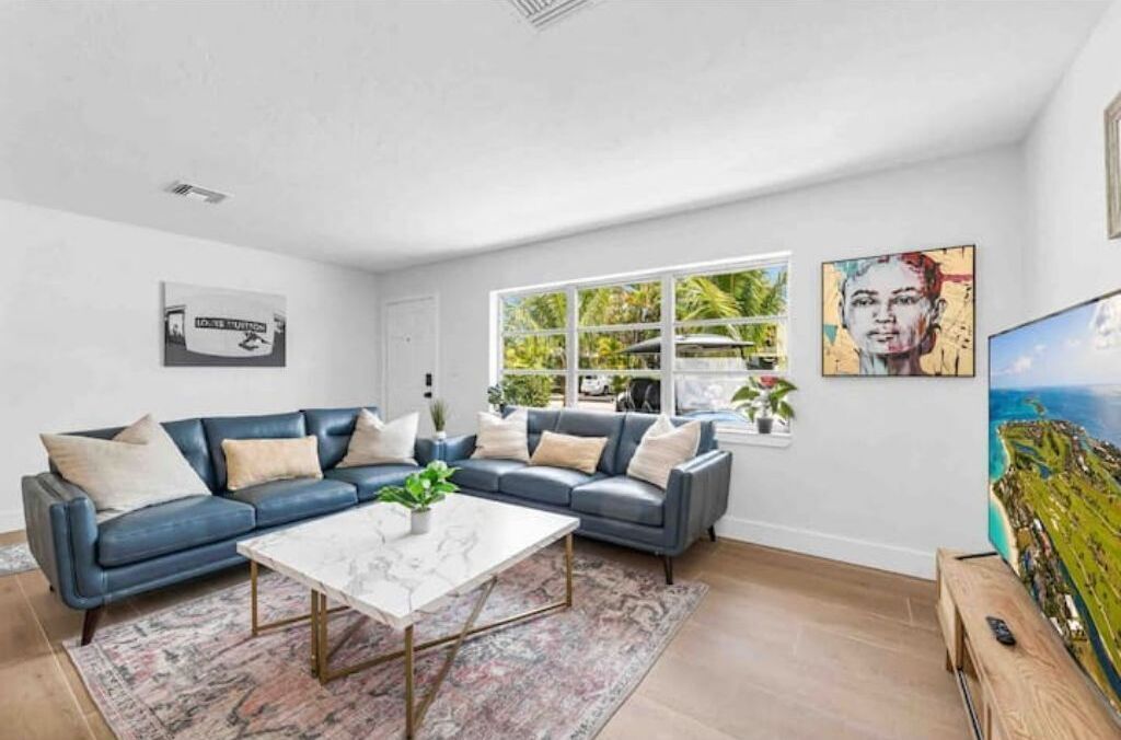 2 Miles To The Beach And 5th Ave - Naples, FL