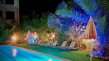 2 piscines couvertes