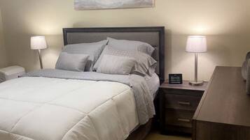 1 quarto, escrivaninha, ferros/tábuas de passar roupa, Wi-Fi de cortesia