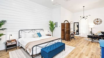 1 habitación, escritorio, tabla de planchar con plancha y wifi