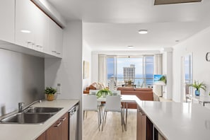Interior - Chevron Renaissance Ocean View (Surfers Paradise)