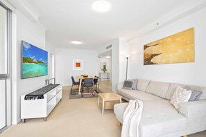 TV - Chevron Renaissance Ocean View (Surfers Paradise)