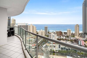 Property grounds - Chevron Renaissance Ocean View (Surfers Paradise)