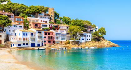 LA MAISON DES VACANCES: Beautiful house with private pool and sea views in Pals