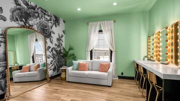 Smart TV, books, music library, stereo