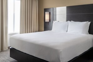 Premium bedding, pillowtop beds, desk, laptop workspace - Residence Inn by Marriott Fairfield Napa (Fairfield)