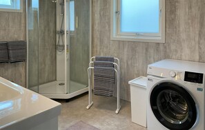 Shower - Amazing home in Forsand with WiFi (Forsand)