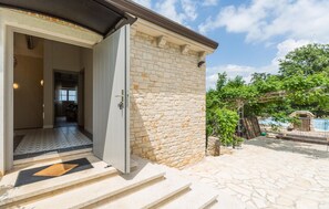 تفاصيل الفندق من الخارج