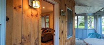 The Lake George Village House|EV Charger|King Bed|Outdoor Dining|Walkable