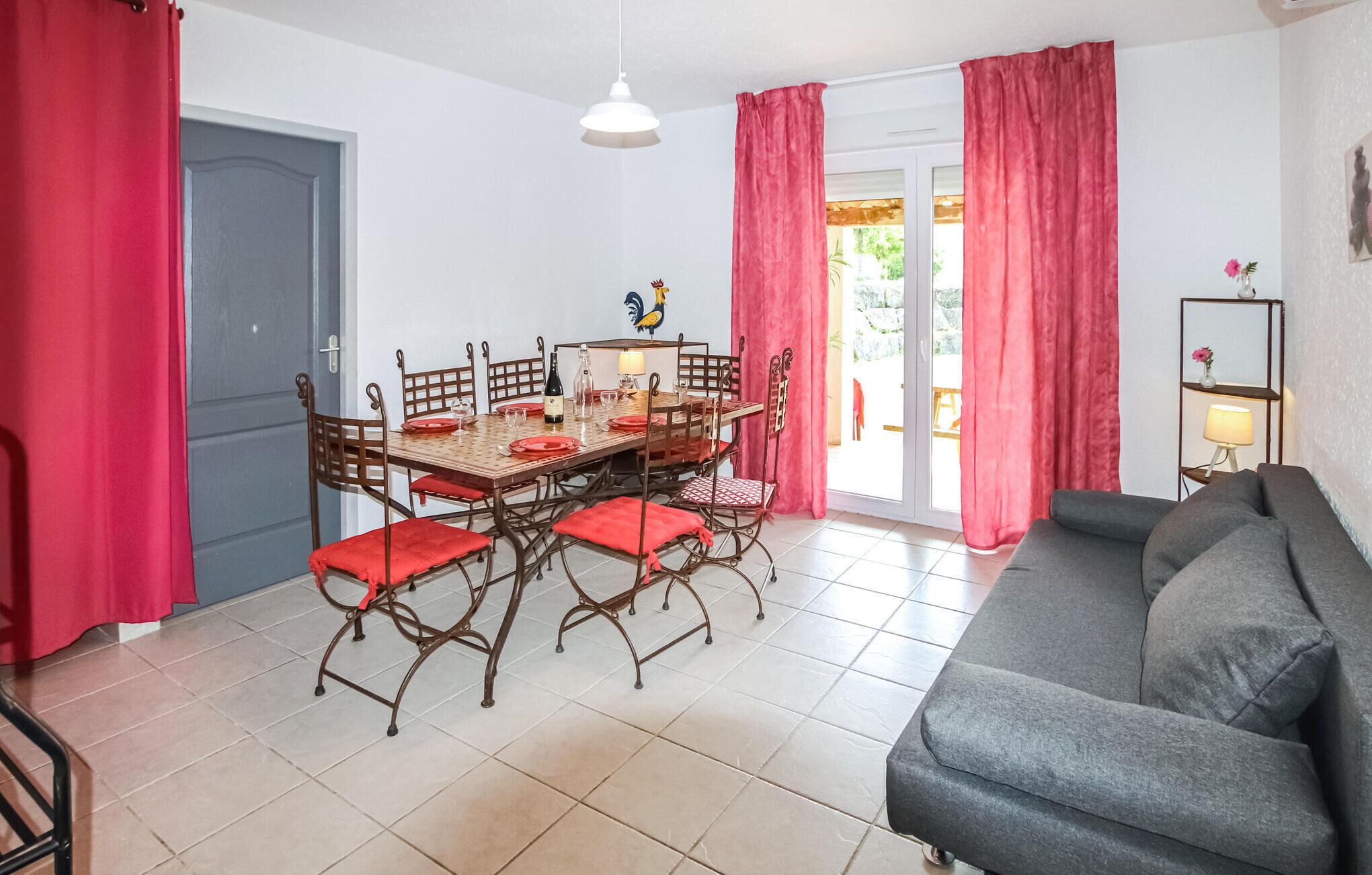 2 Bedroom Nice Home In Grospierres - Grospierres