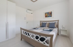 4 soverom, reiseseng for barn, wi-fi (inkludert) og sengetøy