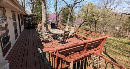 Lakeside Retreat: Serene 3-BR Cabin Nestled in Woods by Truman Lake