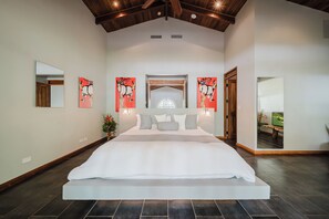 6 bedrooms, iron/ironing board, WiFi, bed sheets