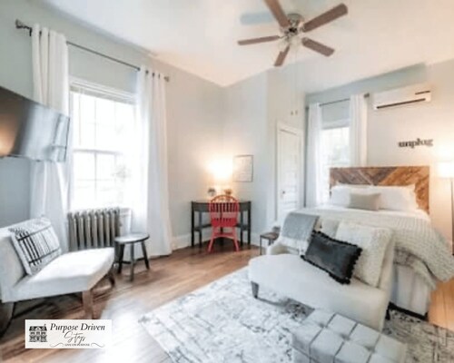 Welcome to Cozy Cottage: Relax. Explore. Retreat.