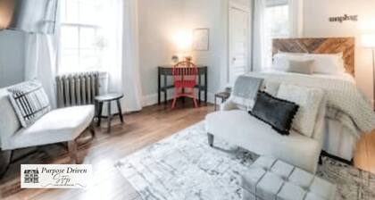 Welcome to Cozy Cottage: Relax. Explore. Retreat.