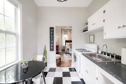 Welcome to Cozy Cottage: Relax. Explore. Retreat.