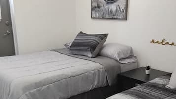 2 slaapkamers, een bureau, reisbedje, gratis wifi