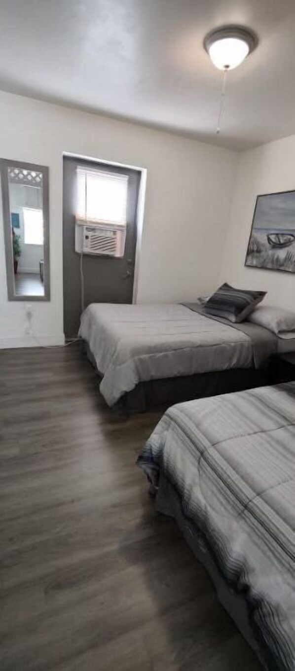 2 bedrooms, desk, travel crib, free WiFi