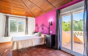 6 bedrooms, free WiFi