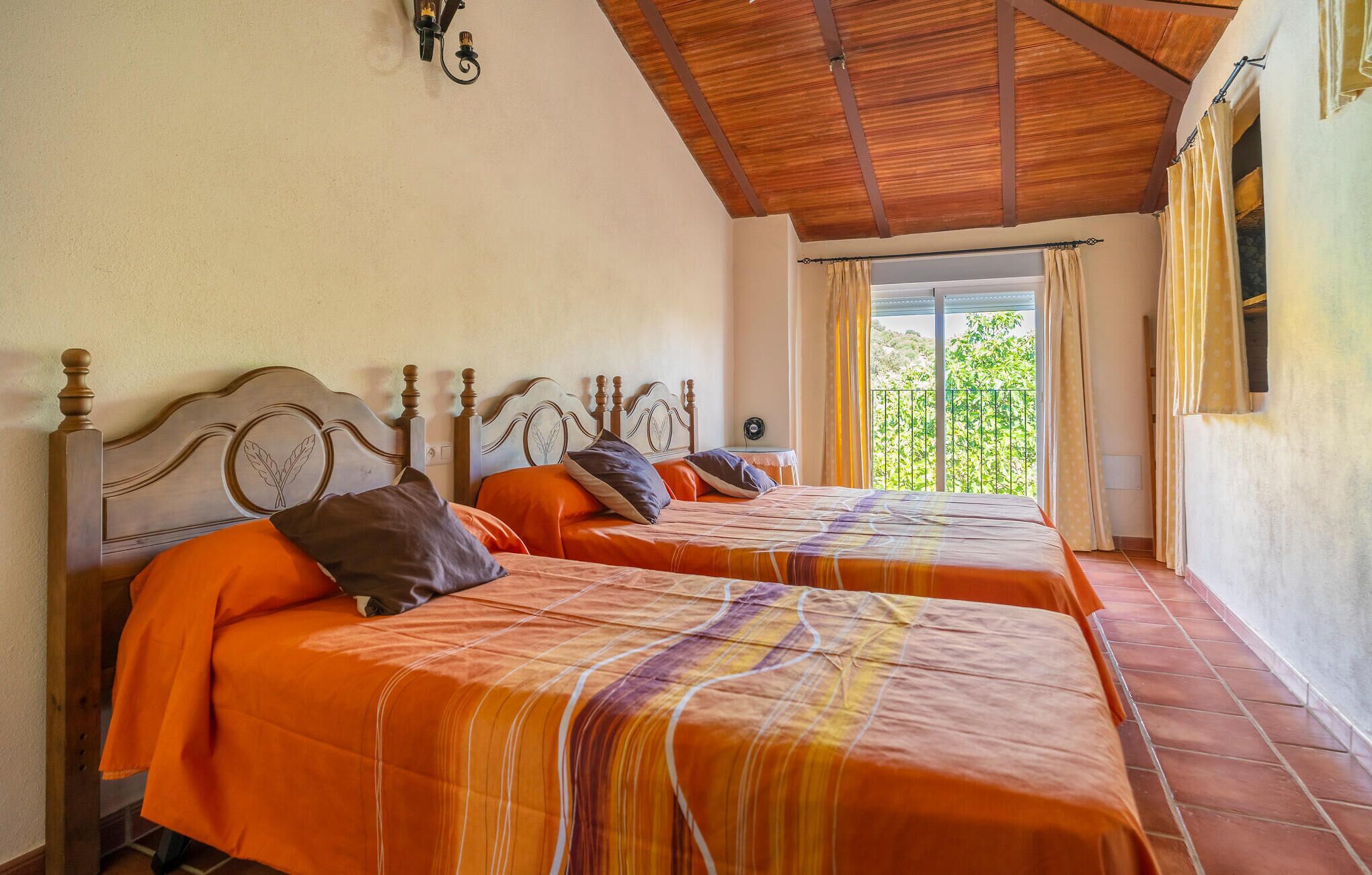 6 habitaciones y wifi gratis 